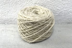 Wolle handgesponnen